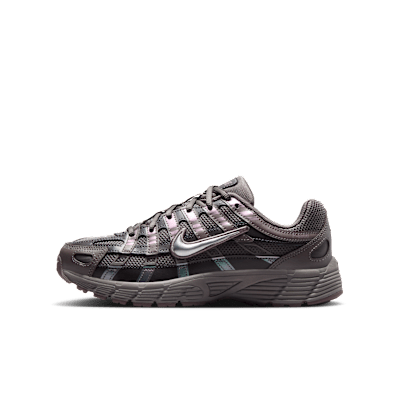 靴 Nike Silver/Black P-6000 Nike P-6000 Shoe. Nike ID
